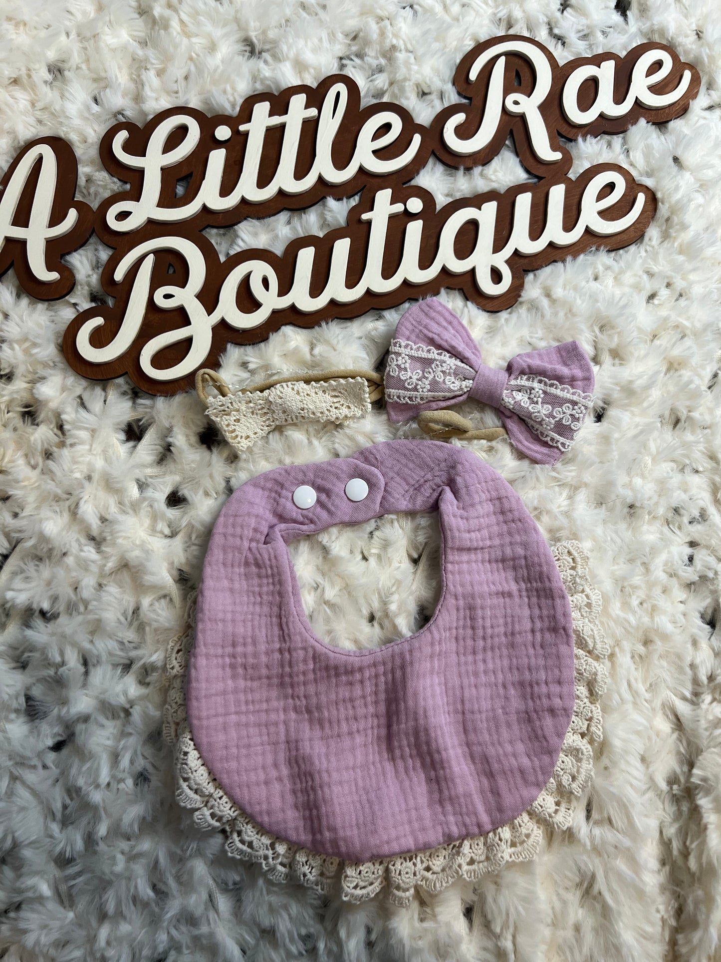 Lavender bib and bow set